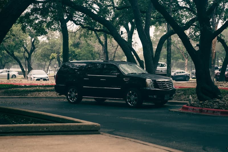 Black Cadillac Escalade luxury SUV, Volantis Limousine Services luxury SUV class