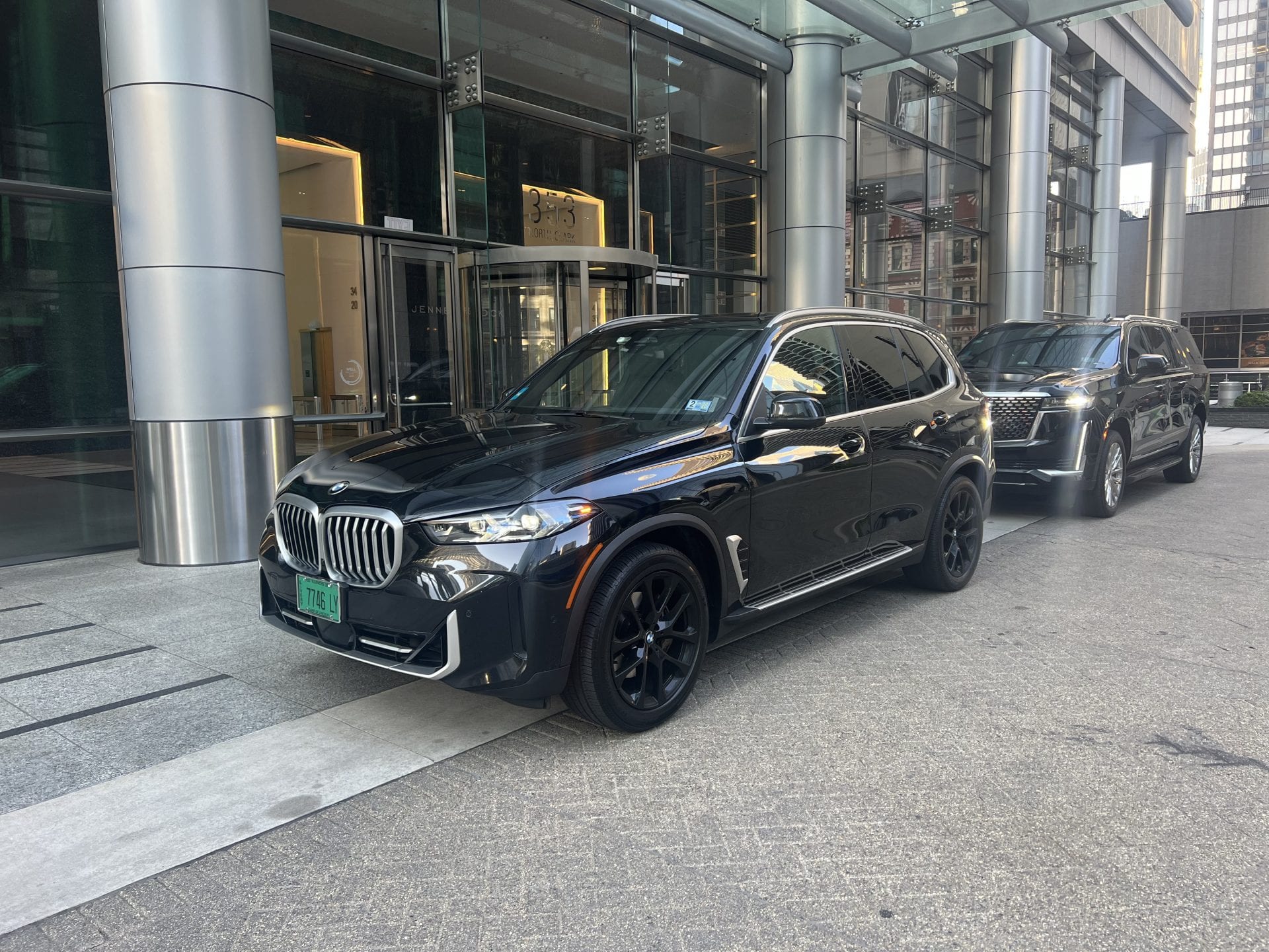 Full Size SUV class – Volantis Limousine Services – Elmhurst to O'Hare limo